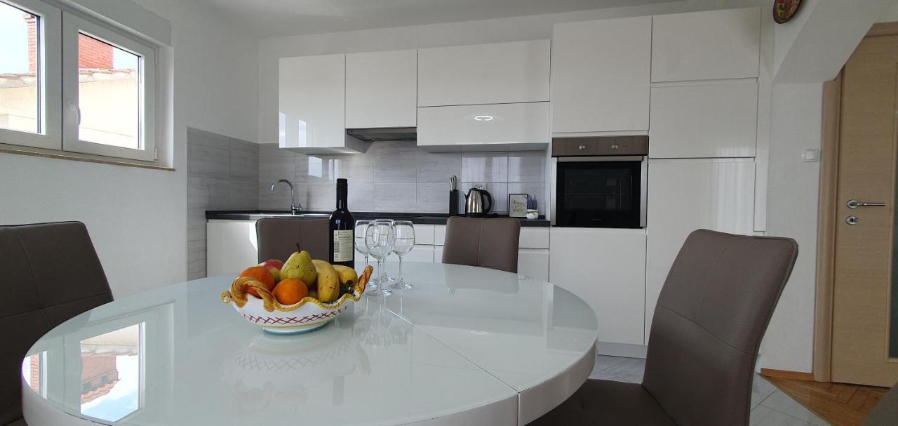 Apartmani Pavlovic Krk Town Exterior photo