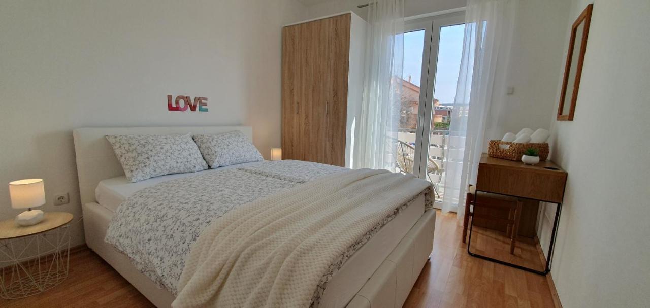 Apartmani Pavlovic Krk Town Exterior photo